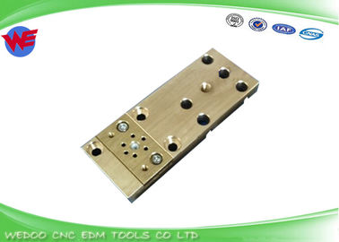 DCH9400 EDM Части X055C630G54 Нижний держатель для редукторов Mitsubishi DBG4900 X262D527H01